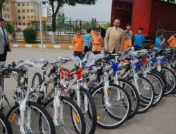 İzmit Belediyesi, Öğrencilere Bisiklet Hediye Ediyor