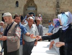 Vakıf Haftası’nda Lokma Tatlısı Dağıtıldı