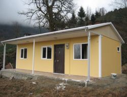 Hopa'da Prefabrike Evler Sahiplerine Teslim Edildi