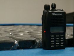 Havalimanında 40 Bin Tl Değerinde Kaçak Telsiz Ele Geçirildi