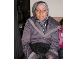 Kanser Hastası Anne 2 Çocuğunu Okutmak İçin Tarlada Çalışıyor