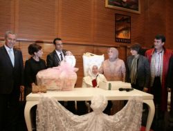 Başbakan Yardımcısı Bülent Arınç, Nikah Şahitliği Yaptı