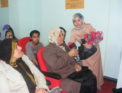 Okuma Salonu Öğretmenleri, Öğrencilerin Annelerini Unutmadı