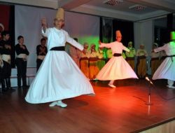 Lise Öğrencileri Yunus Emre’yi Anma Programı Düzenledi