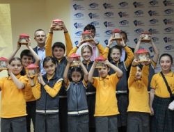 ANNELERİNE ‘İYİLİK’ HEDİYE ETTİLER