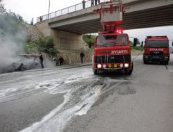 Seyir Halindeki Otomobil Alev Alev Yandı