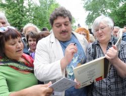 Bu Kez Muhalif Yazarlar Putin Karşıtı Gösteri Düzenledi