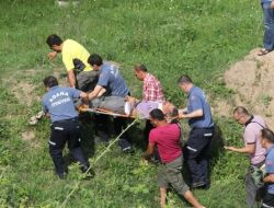 Uçuruma Yuvarlanan Aracın Sürücüsü Ağır Yaralandı