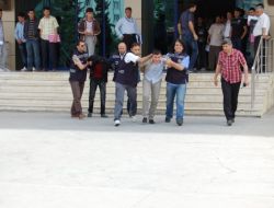 Soğukkanlı Hırsızlar, Güpegündüz Apartman Garajlarındaki Eşyaları Boşalttı