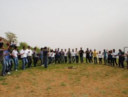 Üniversiteli Öğrencilerden Halaylı Arıcılık Kursu