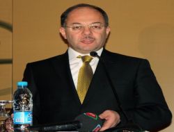 Sempozyumda Öksürenlerin Sayısının Artması Bakan Akdağ'ı Tedirgin Etti