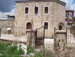 Divriğililer, Tarihi Ali Kaya Hamamı'nın Yeniden Hizmete Açılmasını Bekliyor