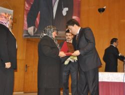 İlköğretim Öğrencileri, Şehit Annesini Yılın Annesi Seçti