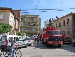 İtfaiye Ekipleri Dumanları Takip Ederek Yangın Çıkan Daireyi Buldu