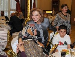 Bakan Çağlayan'ın Eşi Şehit Aileleriyle Bir Araya Geldi