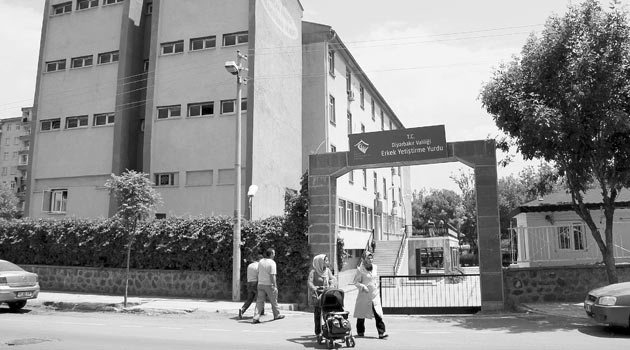 Öğrenci yurduna bombalı saldırı