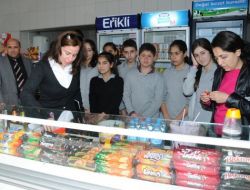 Öğrenciler Okul Kantinlerini Yetkililerle Birlikte Denetliyor