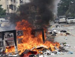 Lefkoşa'daki Olaylar: 5 Belediye Çalışanı Tutuklandı, 20 Polis Yaralandı