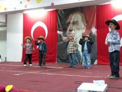 Samanyolulu Minikler Kep Fırlattı