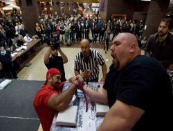 Türk'ün Bileği Güçlü Deyip, Karşısına Çıkan Herkesin Bileğini Büktü!.