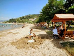 KARAMÜRSEL PLAJI'NA MAVİ BAYRAK