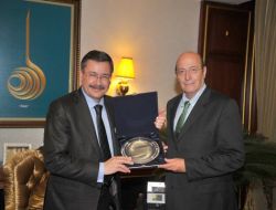 Ziraatçilerden Başkan Gökçek'e Teşekkür Plaketi