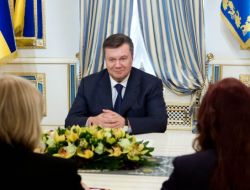 Akpm, Timoşenko İçin Devrede