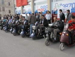 Hollandalı Gurbetçilerin Gönderdiği Akülü Araçlar Dağıtıldı