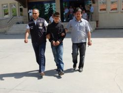 Şampiyonluk Kutlaması Yapan Şahsın Parasını ‘yemek Ismarla’ Diyerek Çaldılar