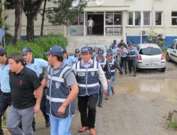 'Kıskaç' Operasyonunda 27 Kişi Adliyeye Çıkarıldı