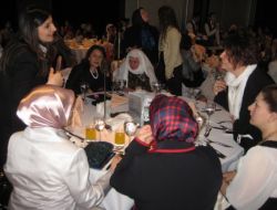 Ak Parti Milletvekili Çığlık, Anneler Onuruna Yemek Verdi