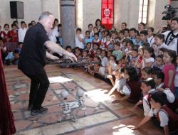 Amerika'nın Ünlü Kukla Sanatçıları Gaziantep'te Sahne Aldı