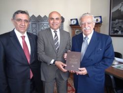 Nevzat Yalçıntaş, Belediye Başkanı Korkut’u Tebrik Etti