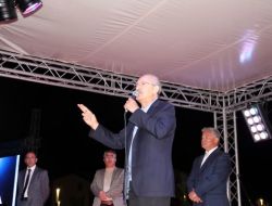 "Çelenk Koyma Yasaklarını Kafalarına Çalacağız"