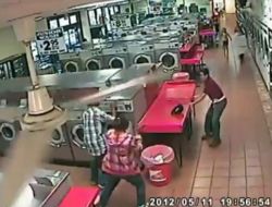 Çamaşır Makinesinde Kilitli Kalan Çocuk Böyle Kurtarıldı