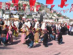 Kuşadası’nda 19 Mayıs Coşkusu