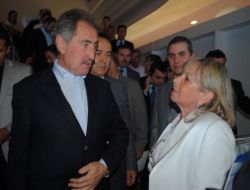 Anne Sütü Bebekleri, Obezite Ve Çölyak Hastalığına Karşı Koruyor