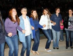 11. Uluslararası Beşikdüzü Mayıs Yedisi Şenliği Coşkulu Geçiyor