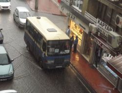 Çorlu’da Yağış Yolları Göle Çevirdi