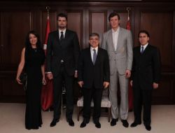 Cumhurbaşkanı Abdullah Gül, Nba'de Oynayan Milli Basketçilerle Bir Araya Geldi