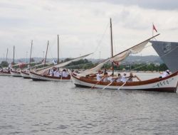 İzmir Kayıkları 19 Mayıs İçin Yarıştı