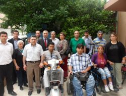 Mhp Bayraklı İlçe Teşkilatı'ndan Engellilere Ziyaret