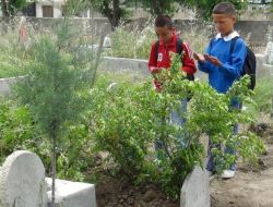 Hayatını Kaybeden Kur'an Kursu Öğrencileri Toprağa Veriliyor
