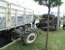 Traktör İkiye Bölündü: 1 Kişi Yaralandı