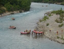Antalya'ya Tatile Gelen Sporcu Ruslar Rafting Yapmadan Dönmüyor