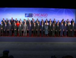 Nato Zirvesine Katılan Liderler Aile Fotoğrafı Çektirdi