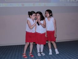 Çocuklar Anneleri İçin Defile Yaptı