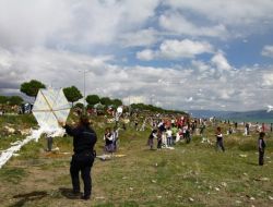 'Uçurtmam Göklerde, Keyfim Yerinde'