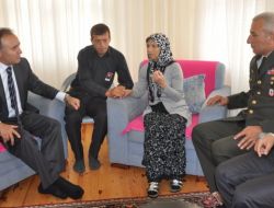 Antalya Valisi Altıparmak Şehit Ailesini Ziyaret Etti