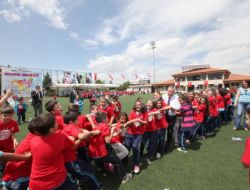 Belediye, Çocukluğunu Yaşaması İçin 50 Bin Öğrenciye Eğlence Düzenliyor